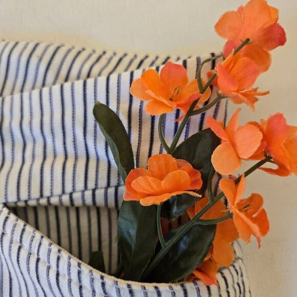 Hilary Radley Womens Pinstripe Stretch Pull-on Bermuda Shorts Blue White Medium - Picture 5 of 8